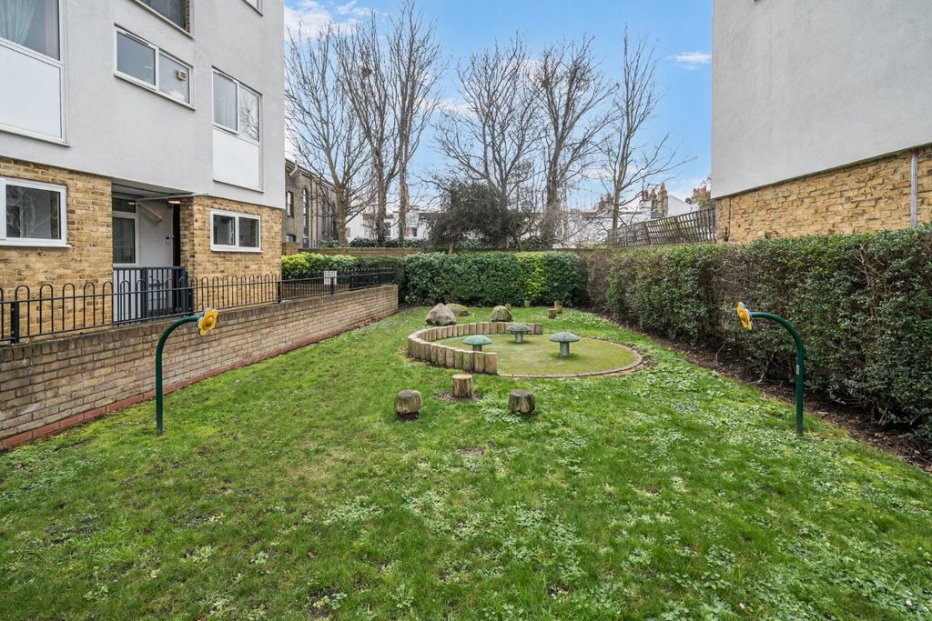 Property photo 3 of 19 Picture No. 15