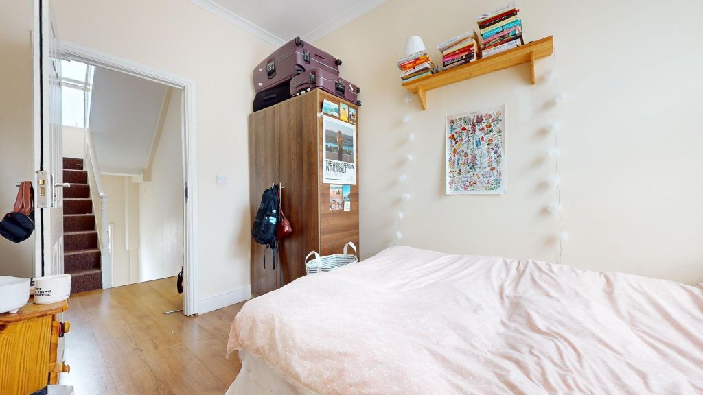 Property photo 1 of 12 Hhj