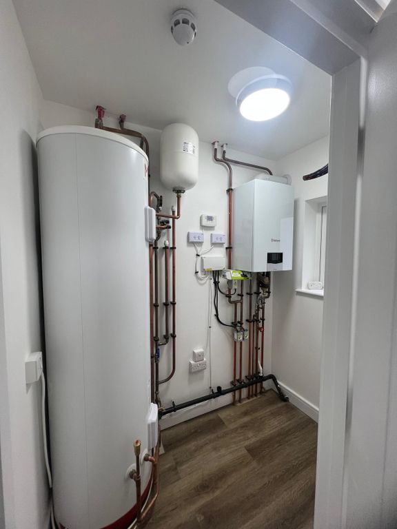 Property photo 3 of 37