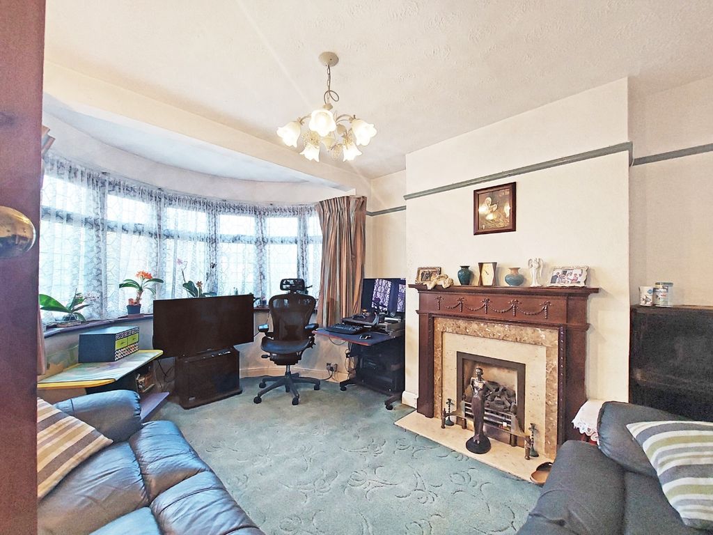 Property photo 3 of 22 5086774