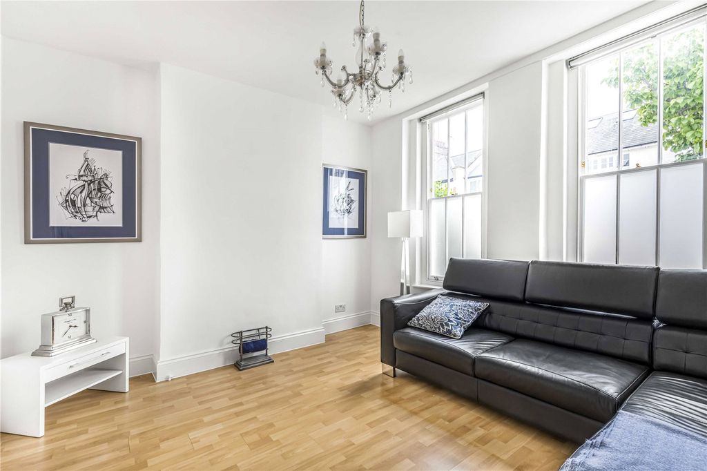 Property photo 3 of 18 Picture No. 01