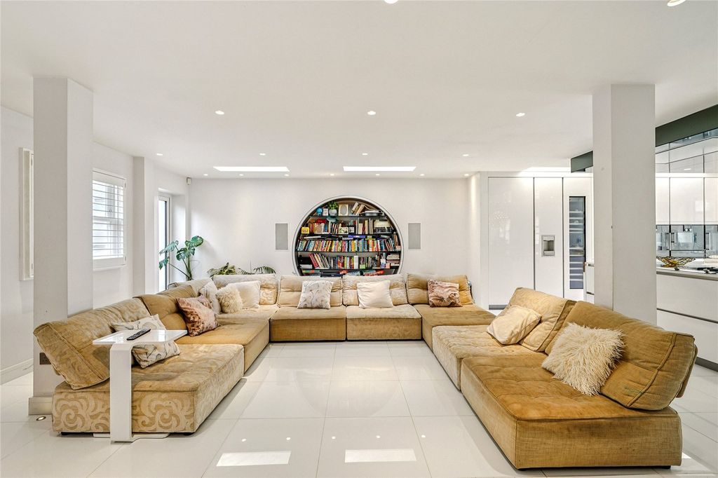 Property photo 3 of 13 Reception Room