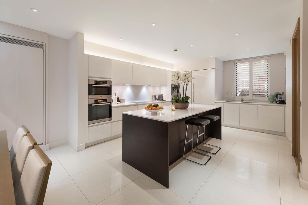 Property photo 3 of 13 Image