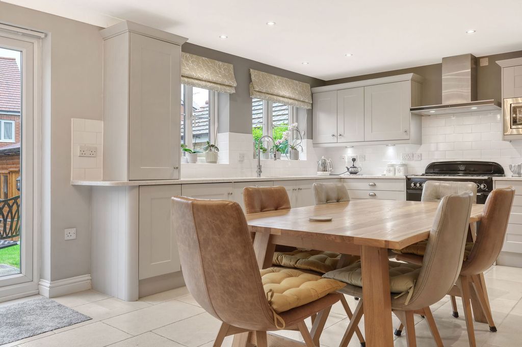 Property photo 3 of 26