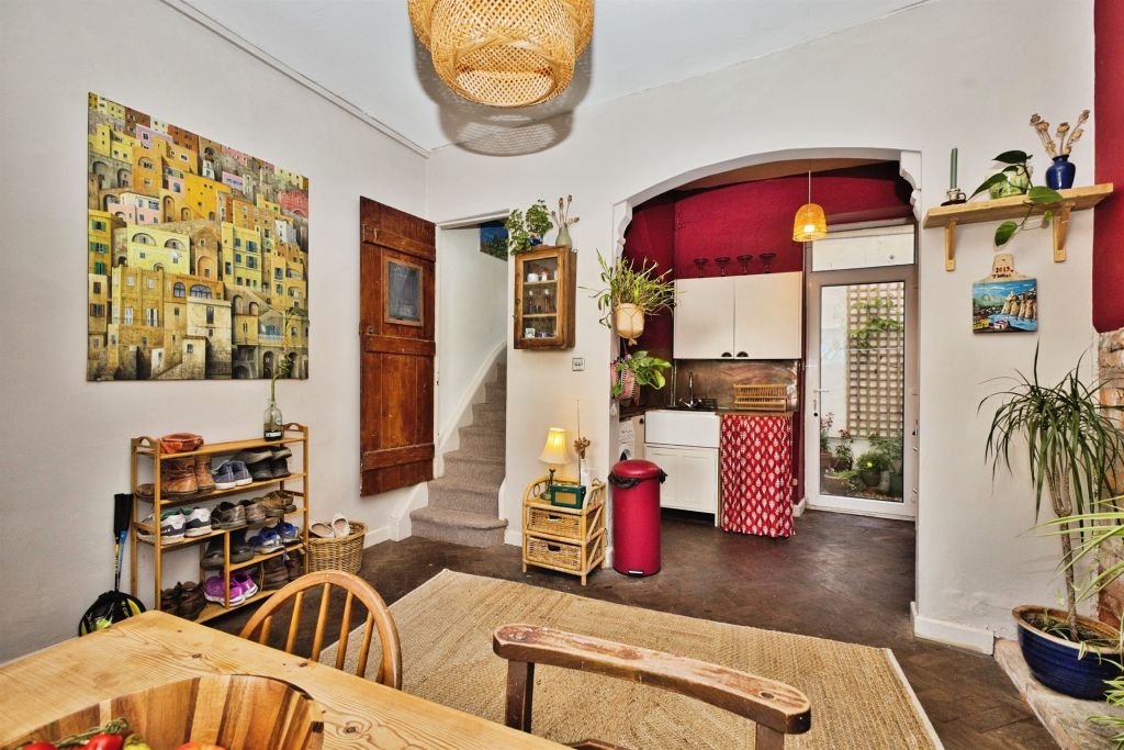 Property photo 3 of 12
