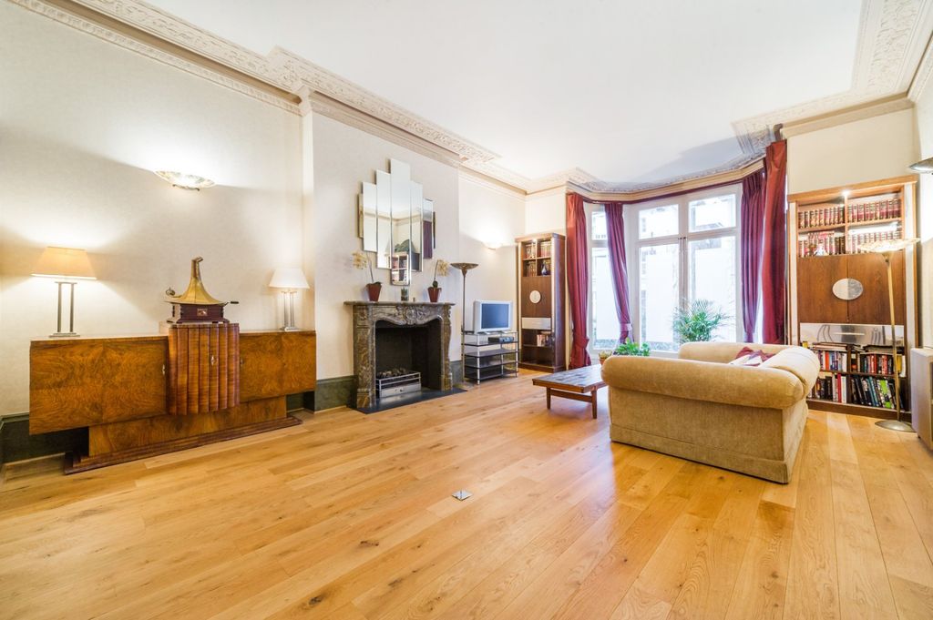 Property photo 3 of 20