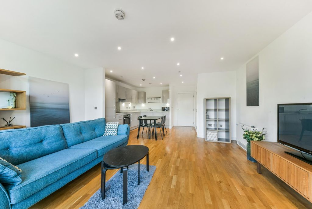 Property photo 3 of 6