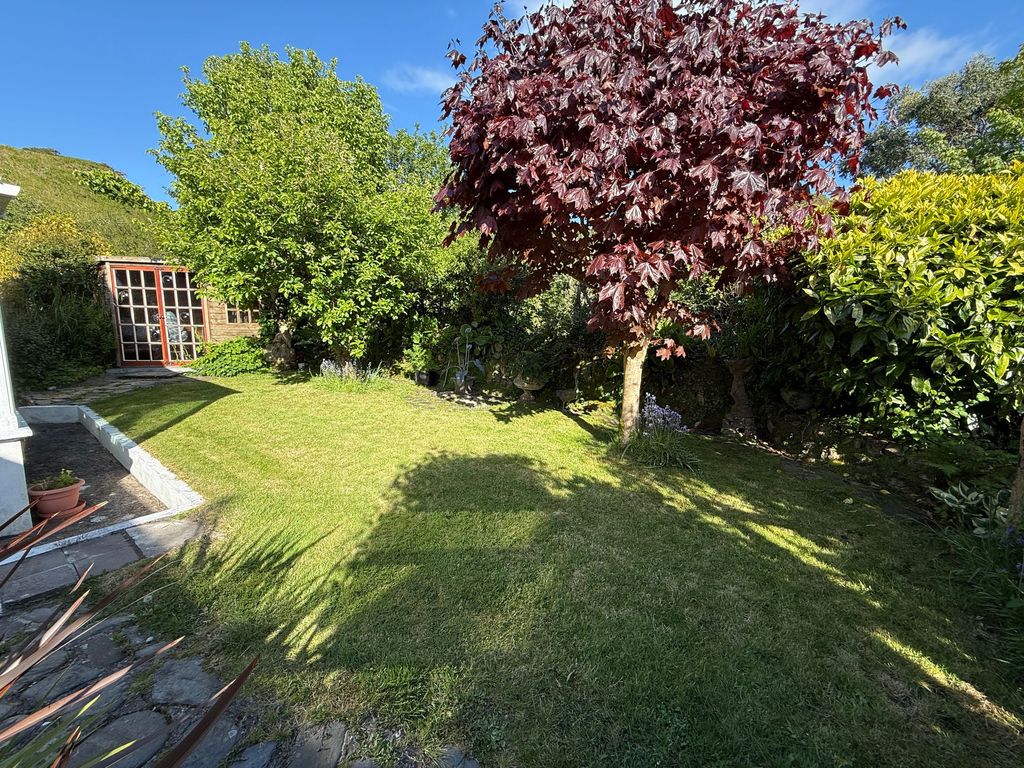Property photo 3 of 40