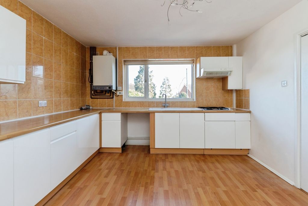 Property photo 2 of 17 Kitchen/Diner