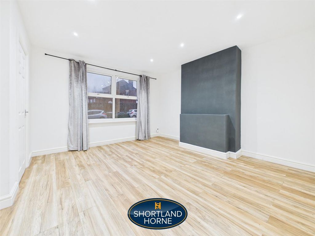 Property photo 3 of 16 Cam04377G0-Pr0062-Still003.Jpg