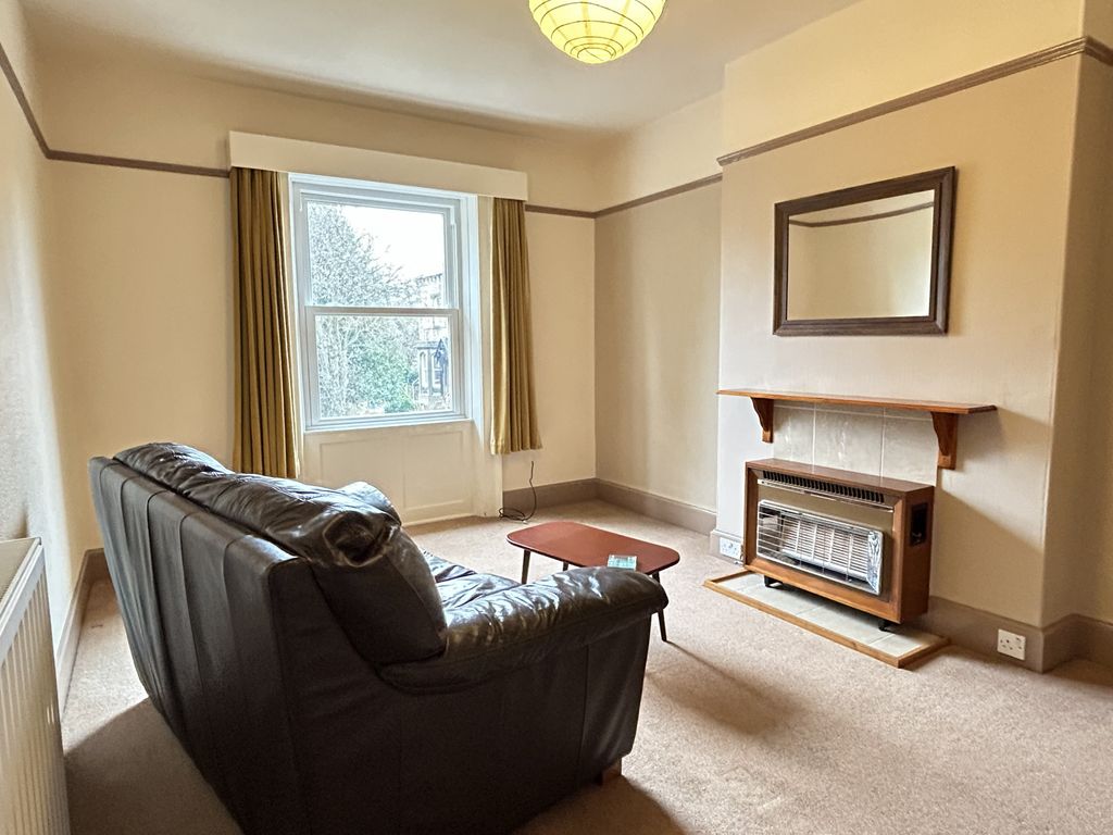 Property photo 1 of 11 Sitting Room