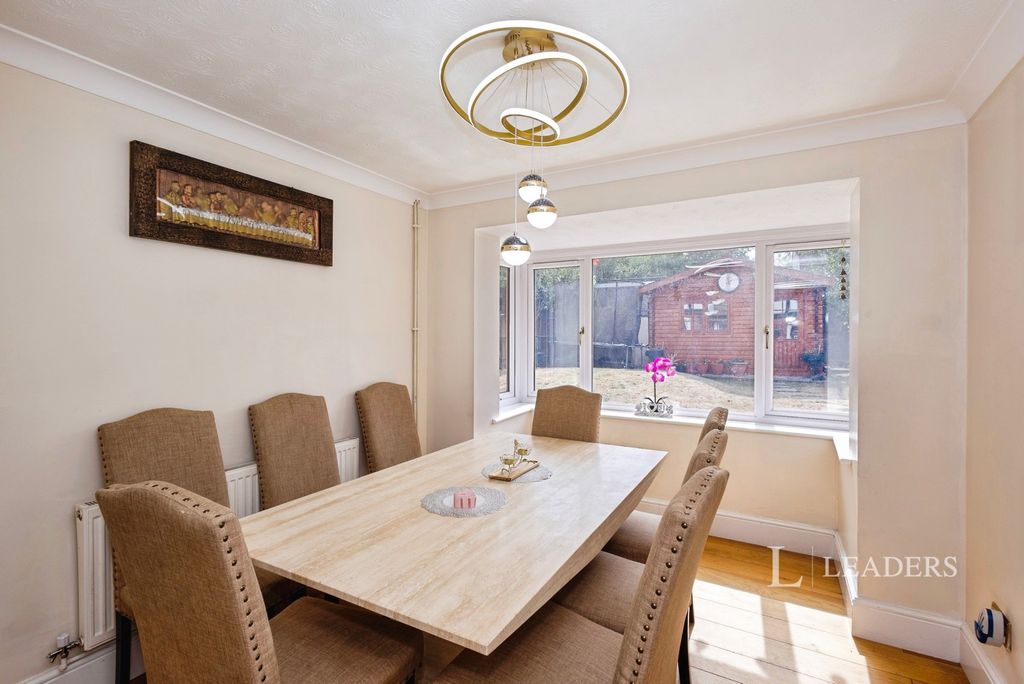 Property photo 3 of 16 Pbox-Img.Jpg