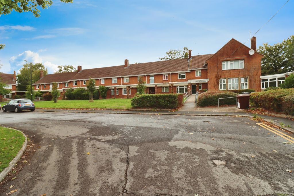 Property photo 1 of 17