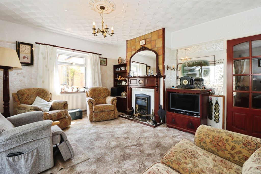 Property photo 3 of 14