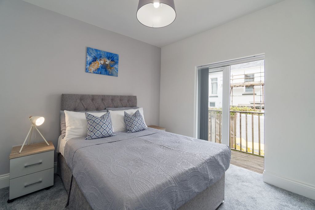 Property photo 2 of 15 0014