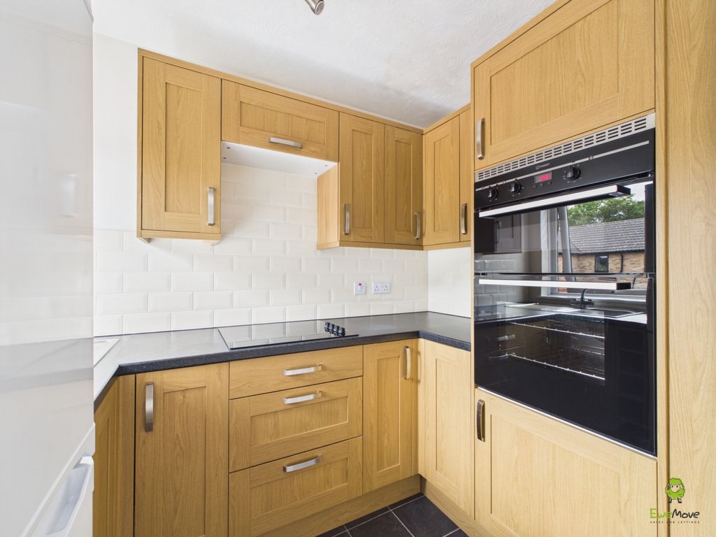 Property photo 2 of 17 Presented By Nicoleta At Ewemove Bexleyheath And D