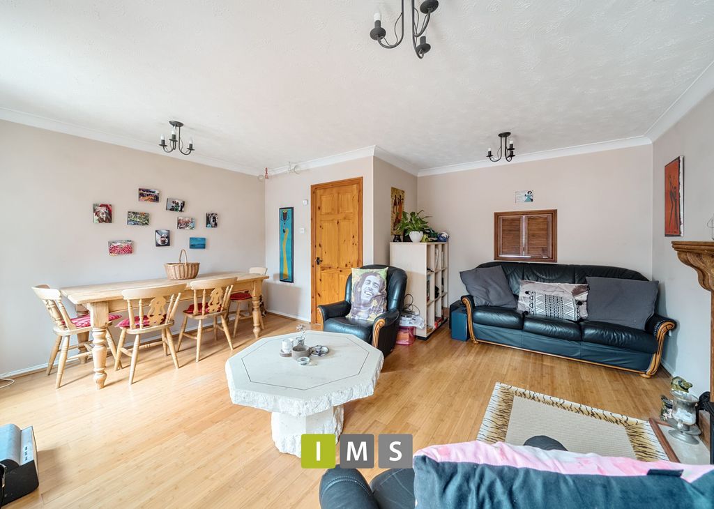 Property photo 3 of 18