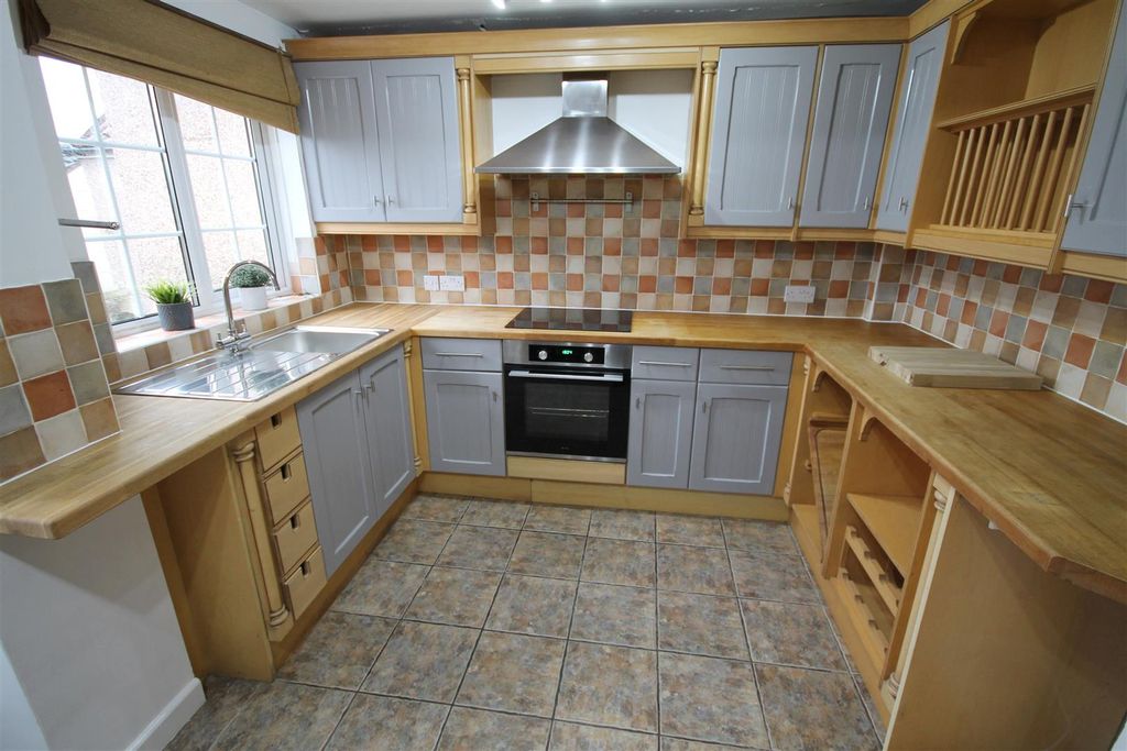 Property photo 2 of 13 Gs Kitchen 2.Jpg