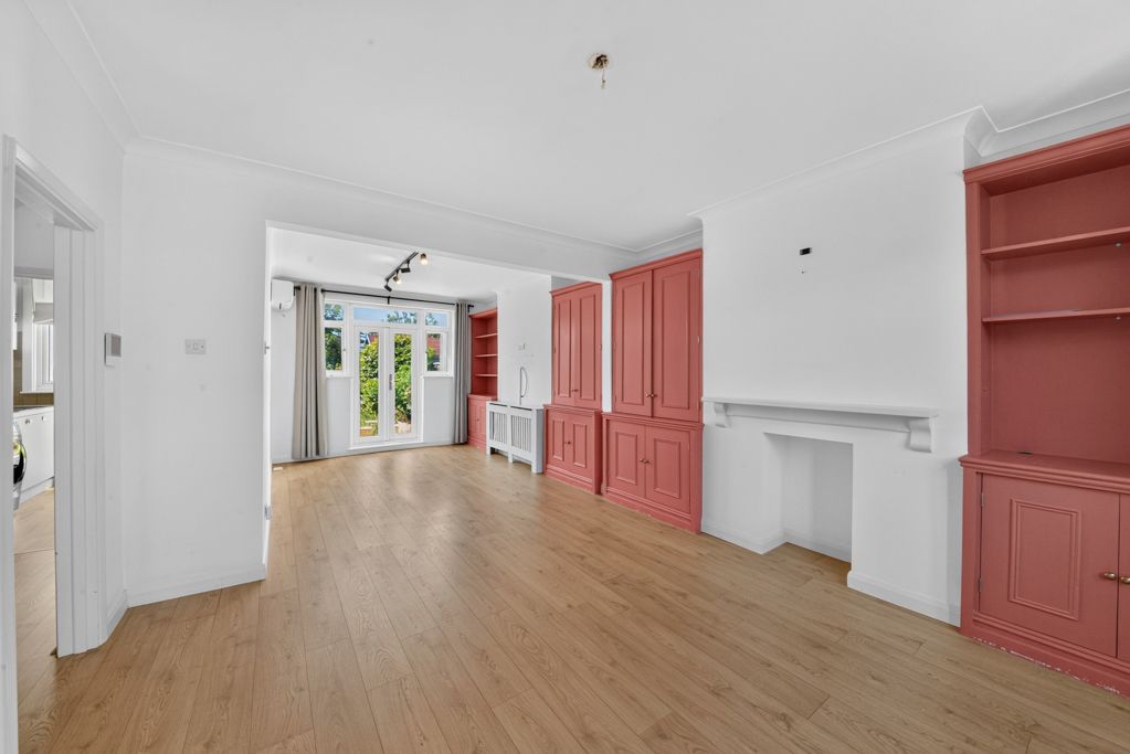 Property photo 2 of 17 Picture No. 01