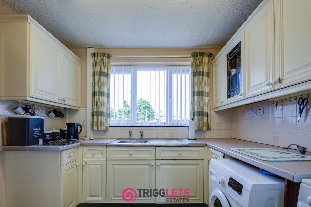 Property photo 3 of 24