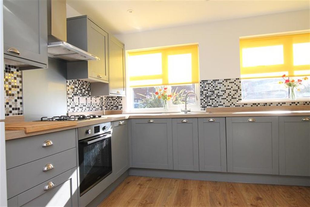 Property photo 3 of 17 (Main)