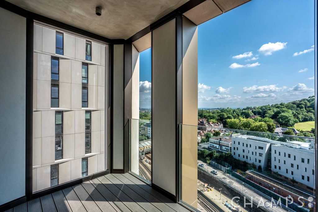 Property photo 3 of 10 Gallery