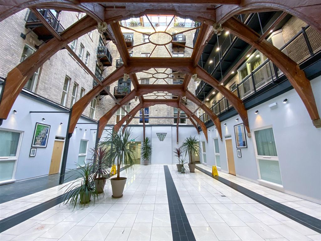 Property photo 1 of 15 Communal Area