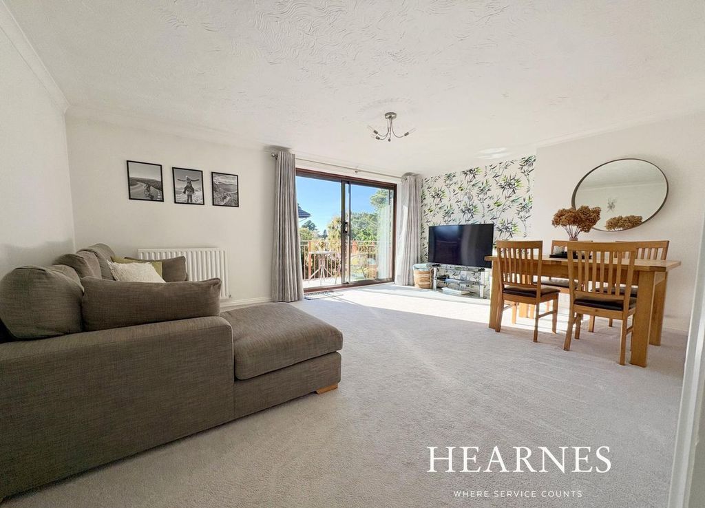 Property photo 1 of 33