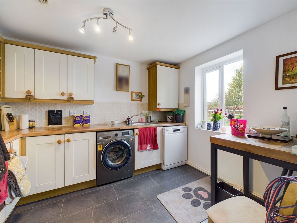 Property photo 2 of 14 Picture No. 28