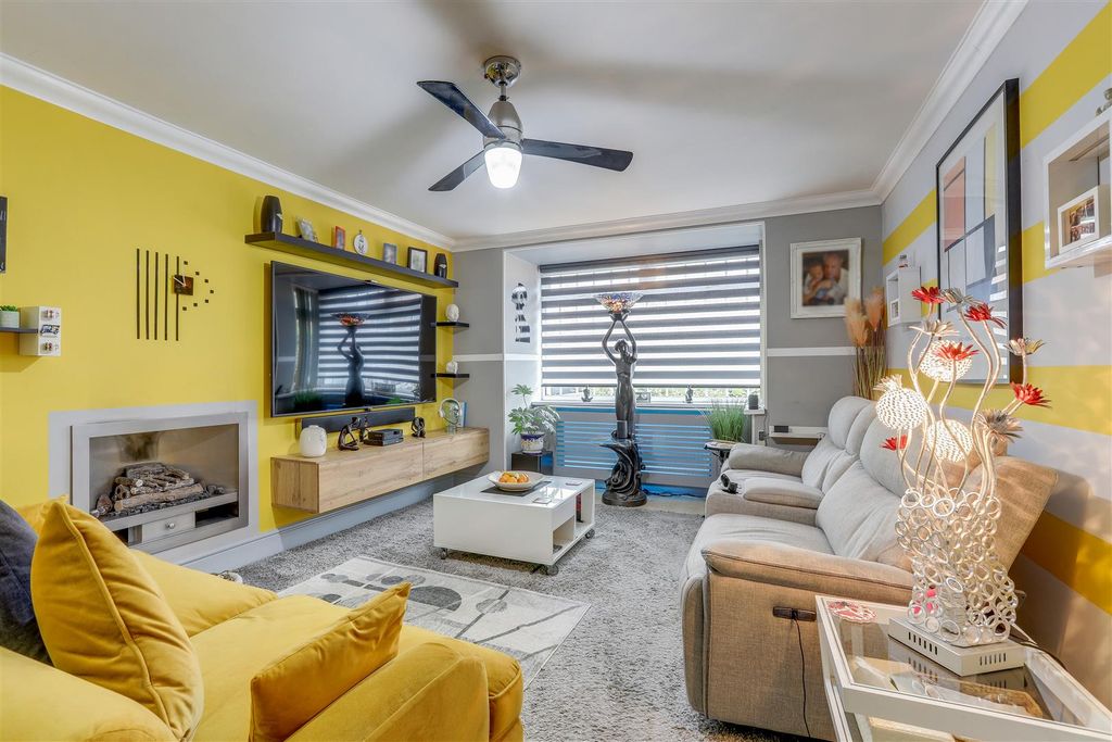 Property photo 3 of 38 270925_21.Jpg