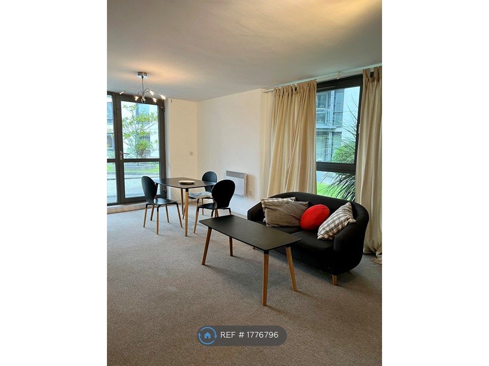 Property photo 2 of 11 Lounge