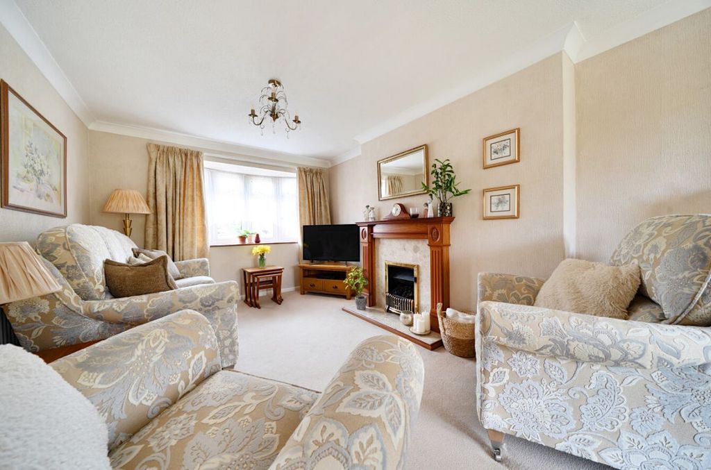 Property photo 3 of 17