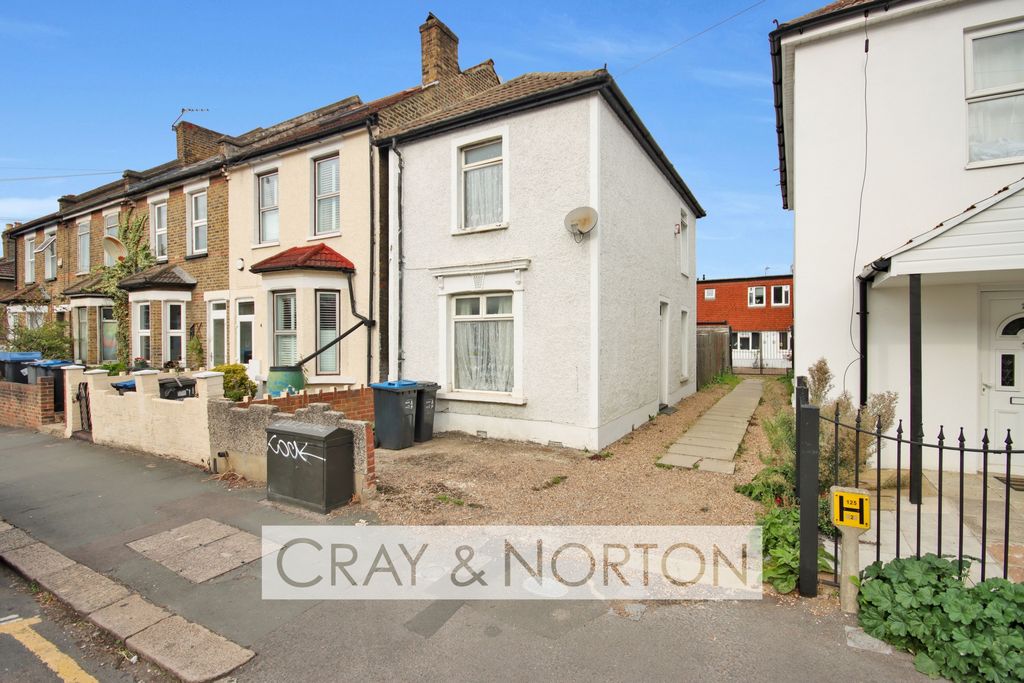 Property photo 1 of 10 Photo 10