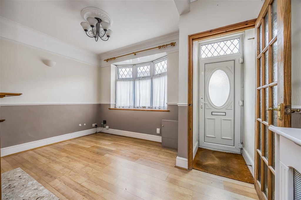 Property photo 3 of 19 108 Knox Road, Portsmouth-Small-Porticomarketing-S