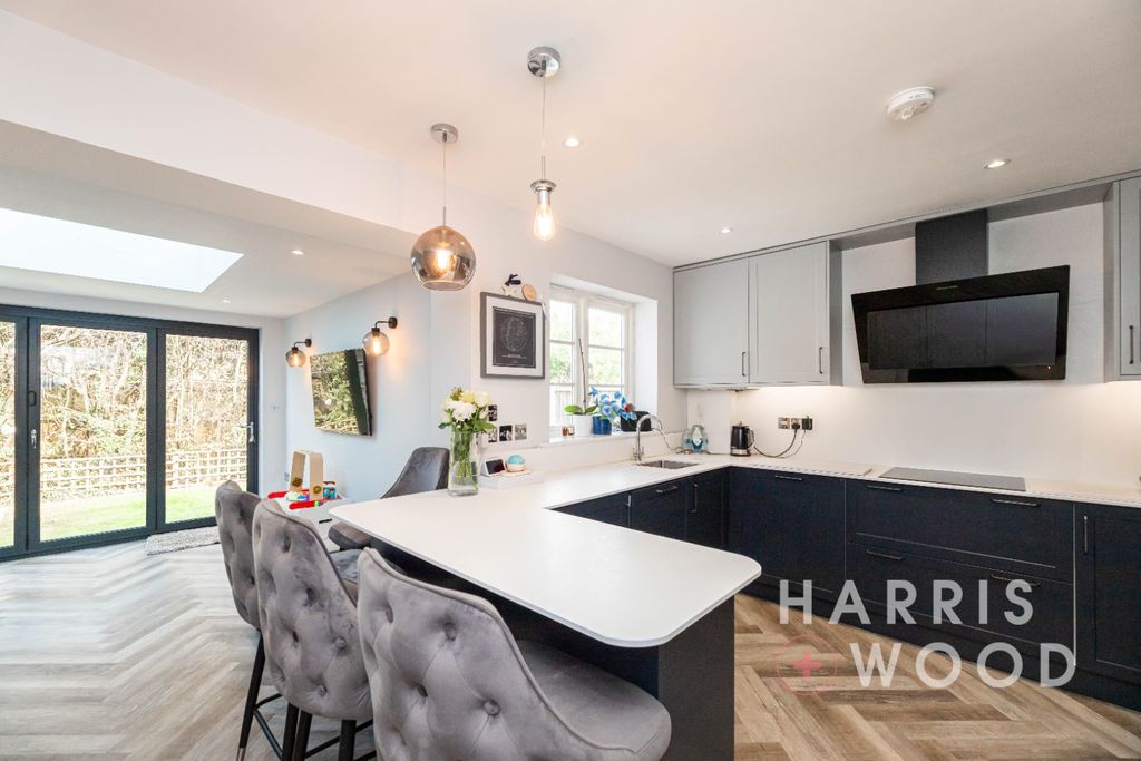 Property photo 2 of 25 4445541