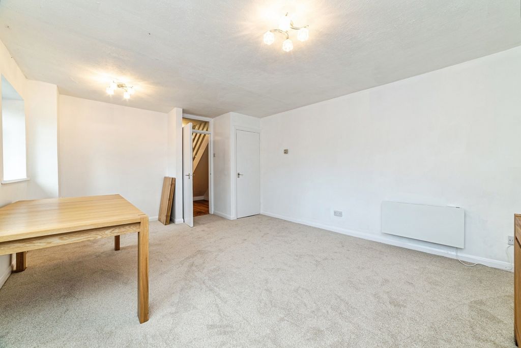 Property photo 2 of 10 Pbox-Img.Jpg