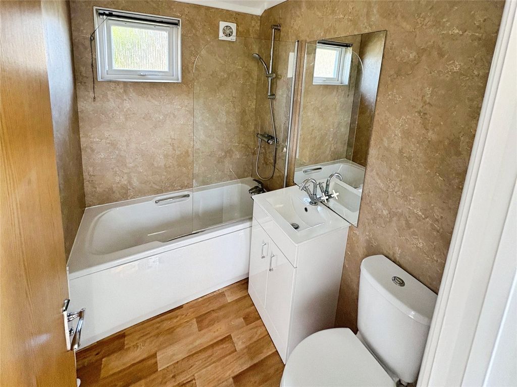 Property photo 3 of 7 Bathroom