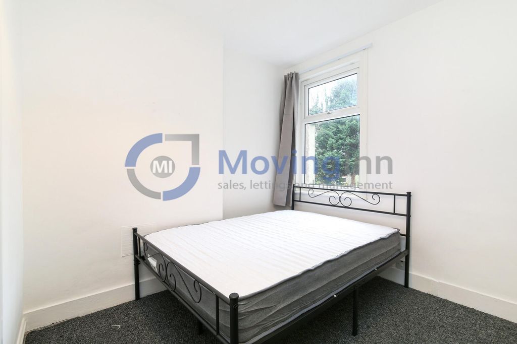 Property photo 1 of 7 Bedroom