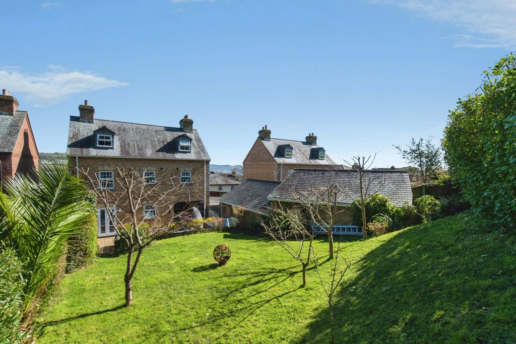 Property photo 2 of 22 The Garden