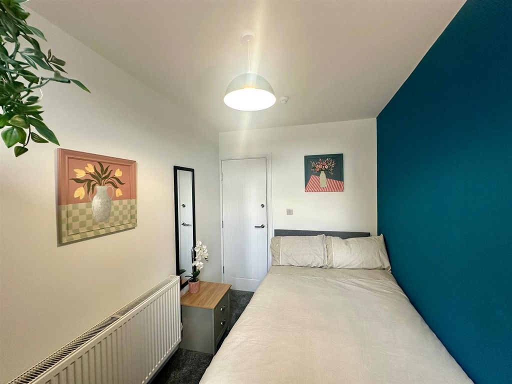 Property photo 1 of 12 Room 5.1.Jpg