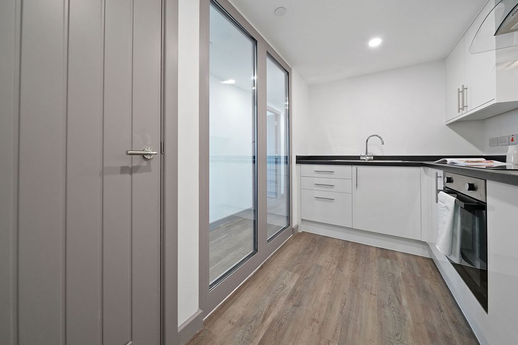 Property photo 3 of 11