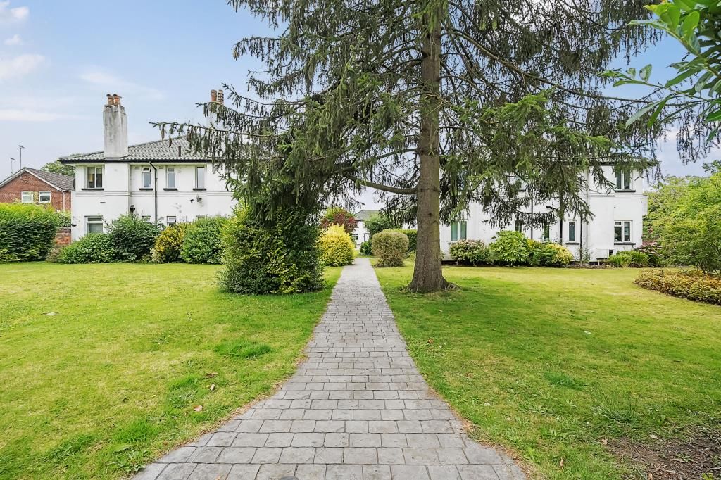 Property photo 2 of 11 External