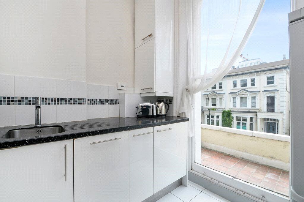 Property photo 2 of 9 Photo 03