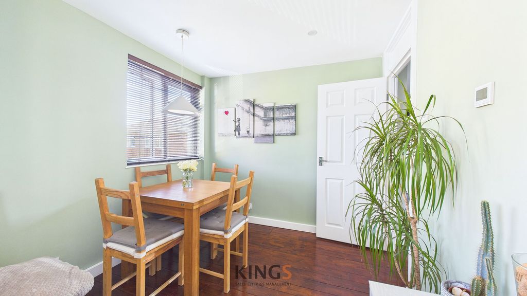 Property photo 3 of 19 Dining Area
