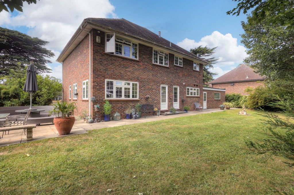 Property photo 3 of 38