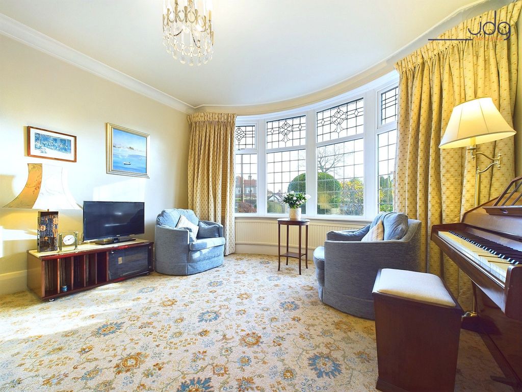 Property photo 3 of 21 Dining Room