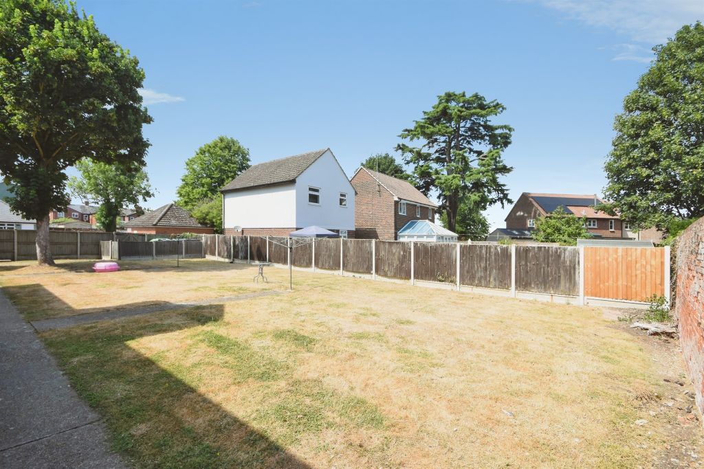 Property photo 3 of 13