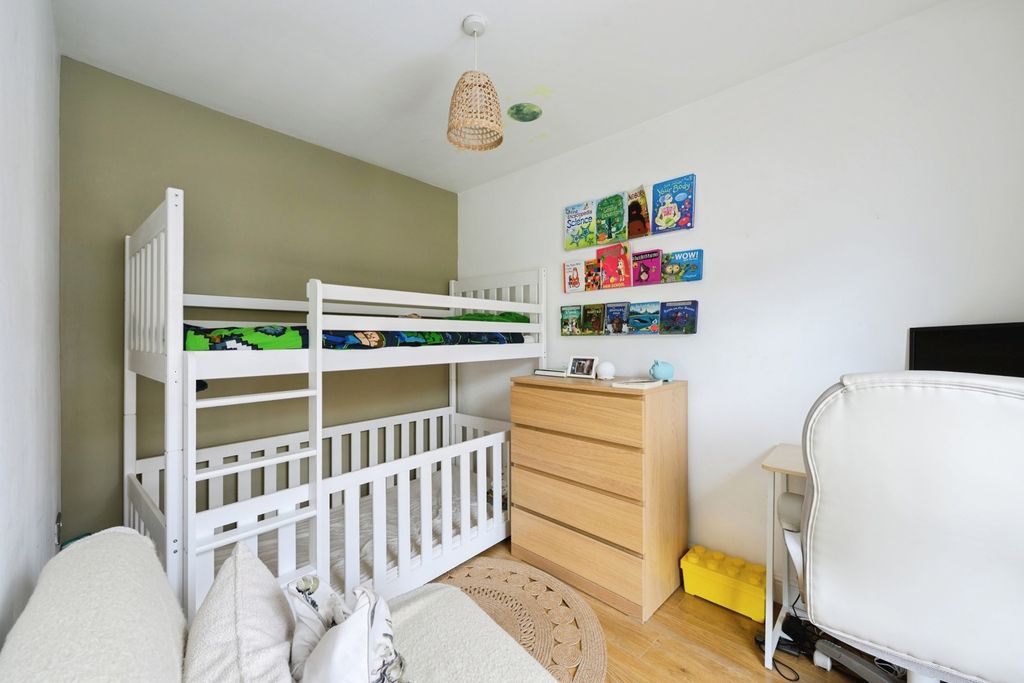 Property photo 3 of 11 Pbox-Img.Jpg