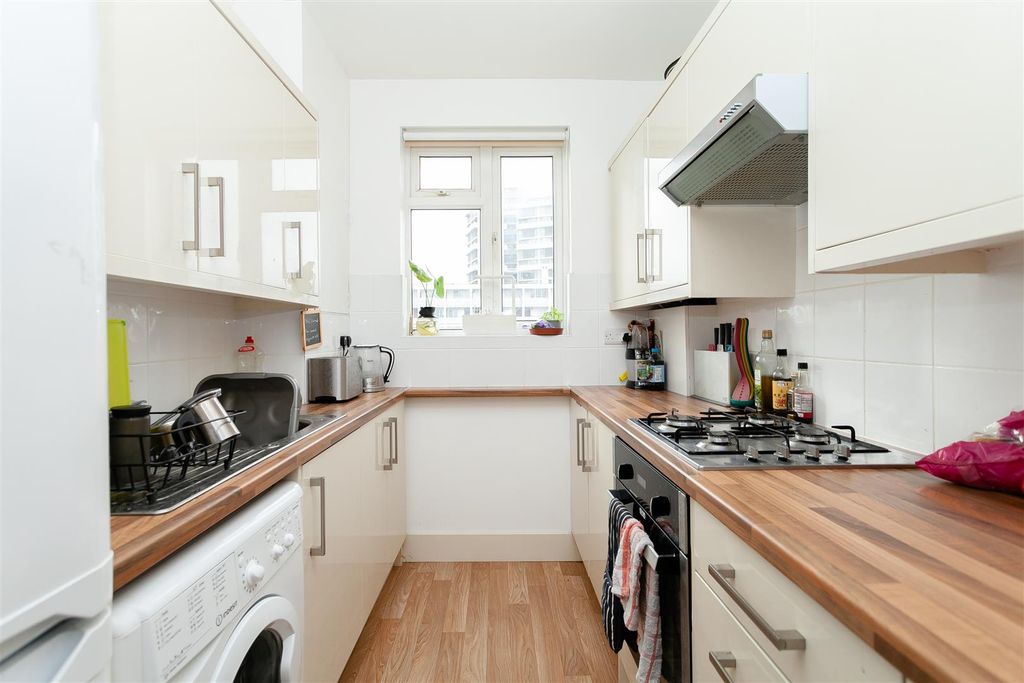 Property photo 3 of 13 Kitchen