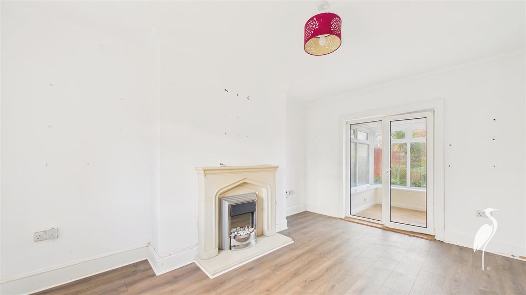 Property photo 2 of 14 Lounge